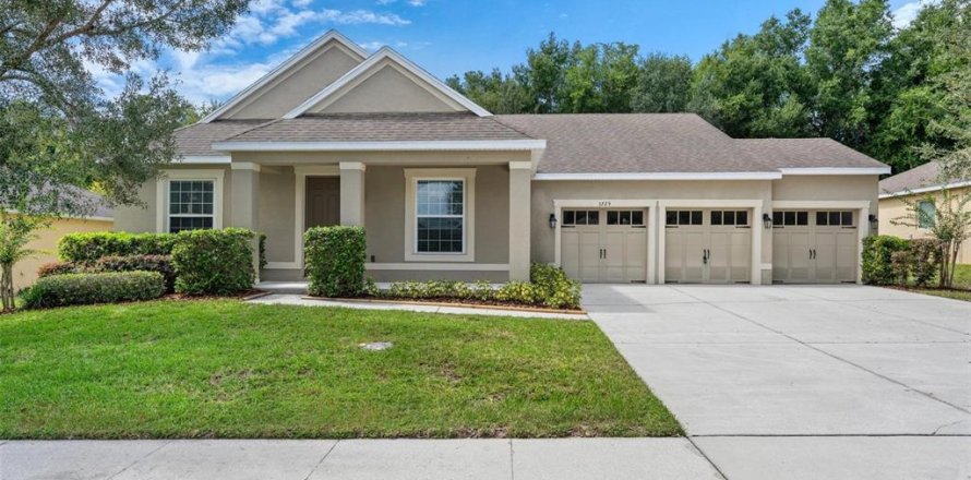 House in Apopka, Florida 3 bedrooms, 198.9 sq.m. № 2403585