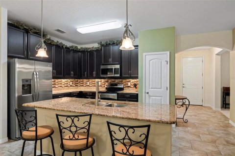 House in Apopka, Florida 3 bedrooms, 198.9 sq.m. № 2403585 - photo 12