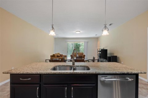 House in Apopka, Florida 3 bedrooms, 198.9 sq.m. № 2403585 - photo 15