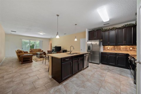 House in Apopka, Florida 3 bedrooms, 198.9 sq.m. № 2403585 - photo 10