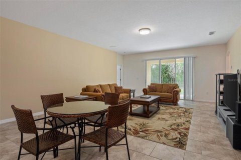 House in Apopka, Florida 3 bedrooms, 198.9 sq.m. № 2403585 - photo 16