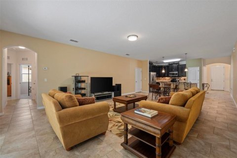 House in Apopka, Florida 3 bedrooms, 198.9 sq.m. № 2403585 - photo 19