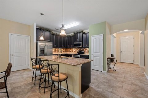 House in Apopka, Florida 3 bedrooms, 198.9 sq.m. № 2403585 - photo 11