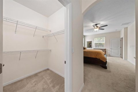 House in Apopka, Florida 3 bedrooms, 198.9 sq.m. № 2403585 - photo 25