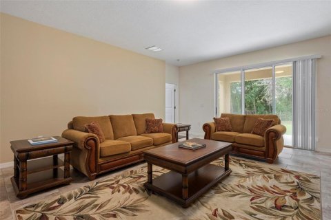 House in Apopka, Florida 3 bedrooms, 198.9 sq.m. № 2403585 - photo 17