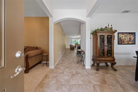 House in Apopka, Florida 3 bedrooms, 198.9 sq.m. № 2403585 - photo 5