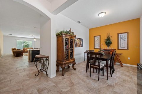 House in Apopka, Florida 3 bedrooms, 198.9 sq.m. № 2403585 - photo 6
