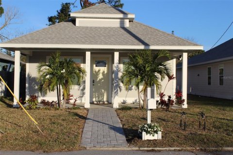 Casa en venta en Bradenton, Florida, 3 dormitorios, 164.81 m2 № 1851562 - foto 1
