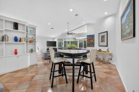 House in Boynton Beach, Florida 3 bedrooms, 223.99 sq.m. № 2172476 - photo 5