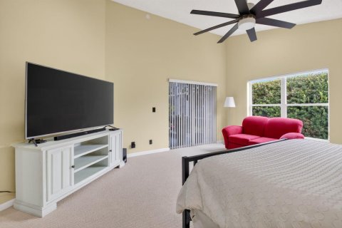 House in Boynton Beach, Florida 3 bedrooms, 223.99 sq.m. № 2172476 - photo 17