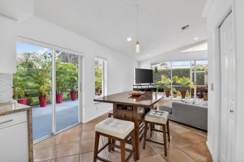 House in Boynton Beach, Florida 3 bedrooms, 223.99 sq.m. № 2172476 - photo 8