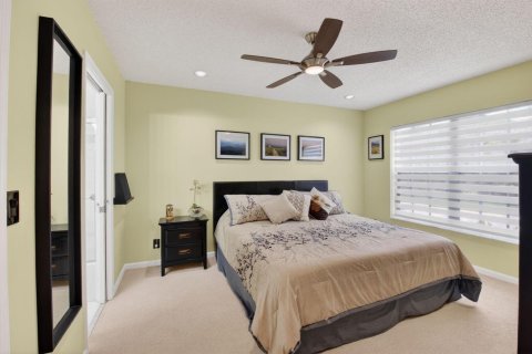 House in Boynton Beach, Florida 3 bedrooms, 223.99 sq.m. № 2172476 - photo 14