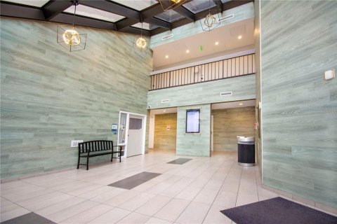Immobilier commercial à vendre à Tampa, Floride: 146.04 m2 № 1904531 - photo 2
