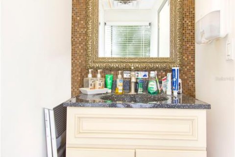 Immobilier commercial à vendre à Tampa, Floride: 146.04 m2 № 1904531 - photo 15
