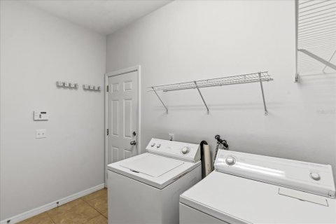 Villa ou maison à vendre à Tampa, Floride: 3 chambres, 207.64 m2 № 2142474 - photo 16