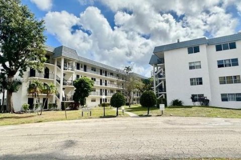 Copropriété à vendre à Lauderhill, Floride: 2 chambres, 111.48 m2 № 2004964 - photo 19