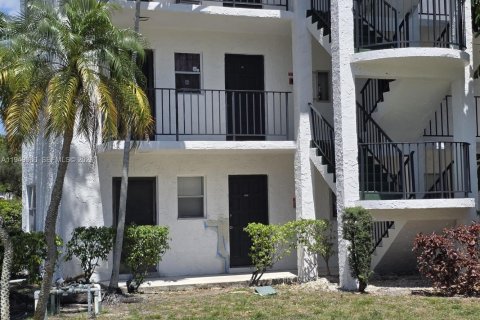 Condo in Lauderhill, Florida, 2 bedrooms  № 2004964