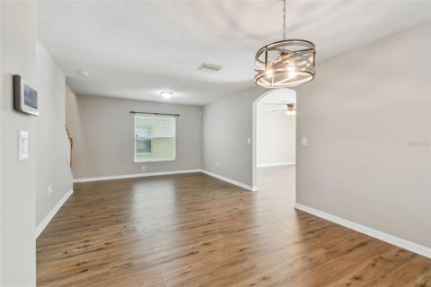 House in Gibsonton, Florida 4 bedrooms, 190.45 sq.m. № 1847092 - photo 12