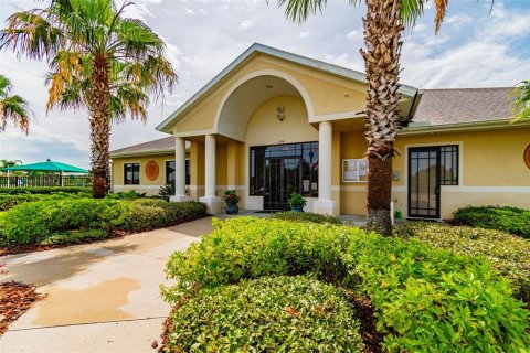 House in Gibsonton, Florida 4 bedrooms, 190.45 sq.m. № 1847092 - photo 29