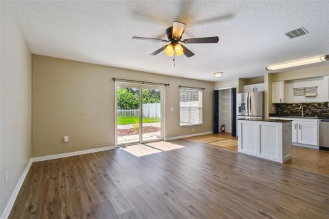 House in Gibsonton, Florida 4 bedrooms, 190.45 sq.m. № 1847092 - photo 15