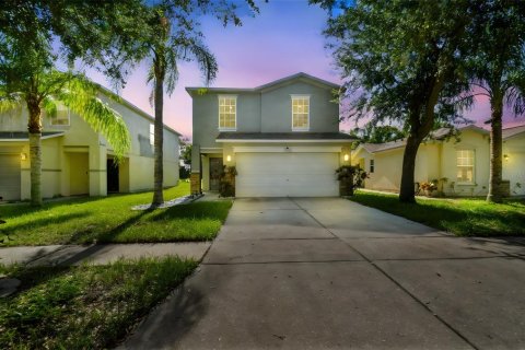 House in Gibsonton, Florida 4 bedrooms, 190.45 sq.m. № 1847092 - photo 1