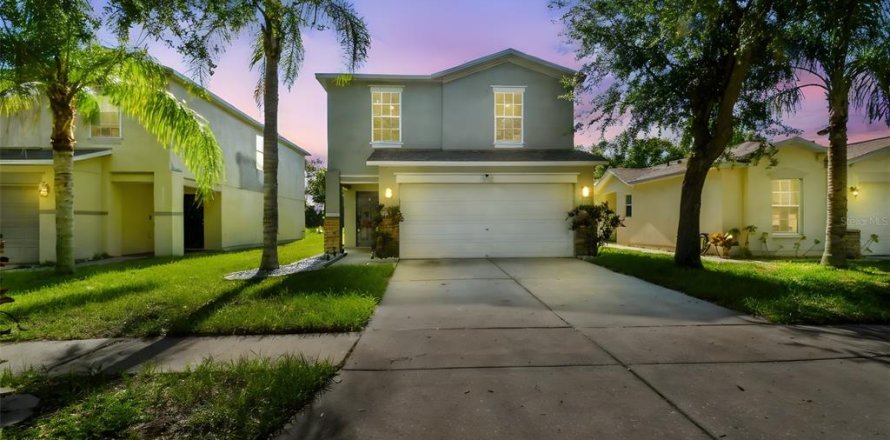 House in Gibsonton, Florida 4 bedrooms, 190.45 sq.m. № 1847092