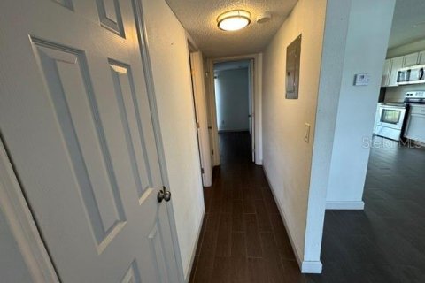 Condominio en alquiler en Orlando, Florida, 2 dormitorios, 78.97 m2 № 2283794 - foto 8
