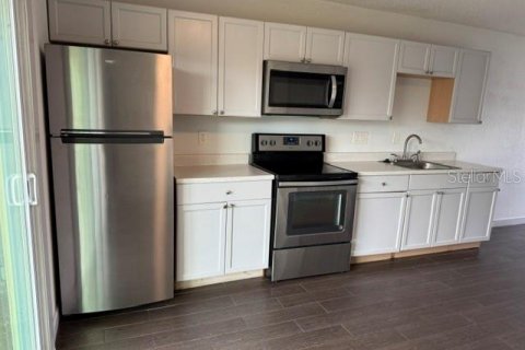 Condominio en alquiler en Orlando, Florida, 2 dormitorios, 78.97 m2 № 2283794 - foto 5
