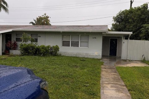 Villa ou maison à Lake Worth, Floride 3 chambres, 161.28 m2 № 2084586