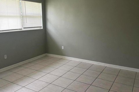 Villa ou maison à louer à Lake Worth, Floride: 3 chambres, 161.28 m2 № 2084586 - photo 3