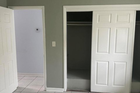 Villa ou maison à louer à Lake Worth, Floride: 3 chambres, 161.28 m2 № 2084586 - photo 4
