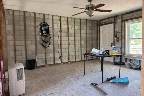 House in Tampa, Florida 3 bedrooms, 126.35 sq.m. № 1642109 - photo 6