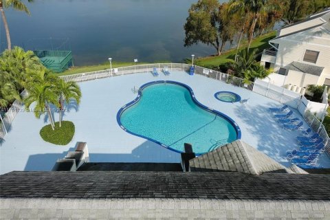 Condo in Oakland Park, Florida, 2 bedrooms  № 1713401 - photo 29