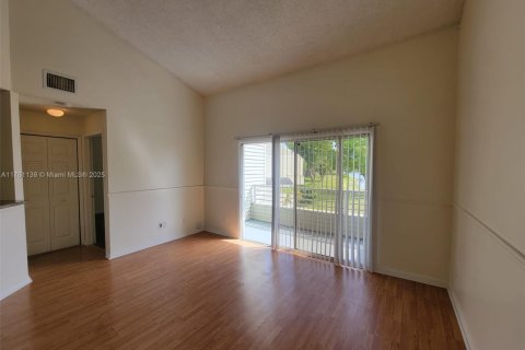 Condo in Oakland Park, Florida, 2 bedrooms  № 1713401 - photo 3