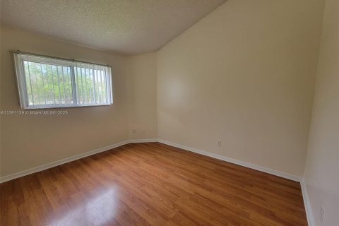 Condo in Oakland Park, Florida, 2 bedrooms  № 1713401 - photo 8