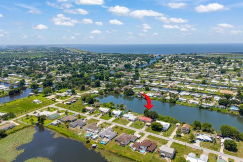 Casa en Okeechobee, Florida 3 dormitorios, 166.48 m2 № 2087921