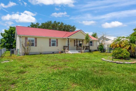 Casa en venta en Okeechobee, Florida, 3 dormitorios, 166.48 m2 № 2087921 - foto 2