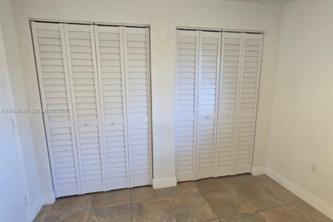 Condominio en alquiler en Miami, Florida, 2 dormitorios, 95.69 m2 № 2031877 - foto 10