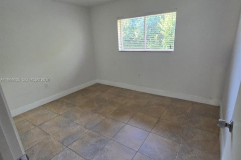 Condominio en alquiler en Miami, Florida, 2 dormitorios, 95.69 m2 № 2031877 - foto 14