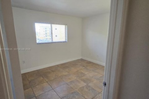 Condominio en alquiler en Miami, Florida, 2 dormitorios, 95.69 m2 № 2031877 - foto 13