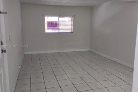 Condominio en alquiler en Miami, Florida, 2 dormitorios, 95.69 m2 № 2031877 - foto 6