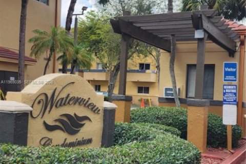 Condominio en Miami, Florida, 2 dormitorios  № 2031877