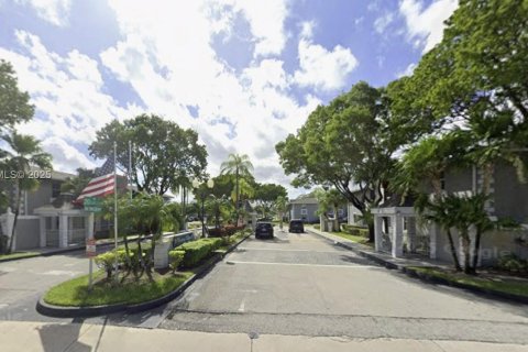 Condo in Miami, Florida, 2 bedrooms  № 2061140