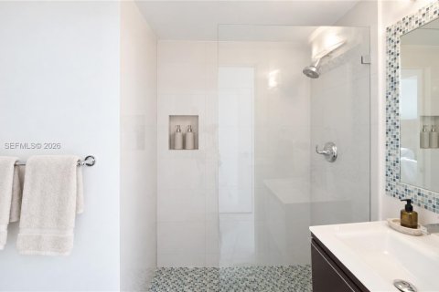 Copropriété à vendre à Miami Beach, Floride: 2 chambres № 2421394 - photo 12