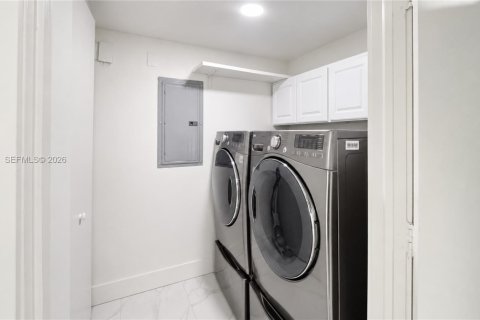Copropriété à vendre à Miami Beach, Floride: 2 chambres № 2421394 - photo 3