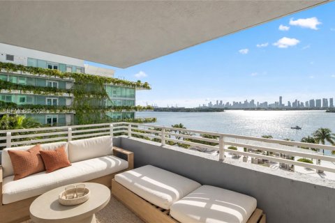 Copropriété à vendre à Miami Beach, Floride: 2 chambres № 2421394 - photo 4