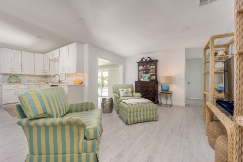 House in St. Lucie, Florida 3 bedrooms, 200.02 sq.m. № 2069109 - photo 15