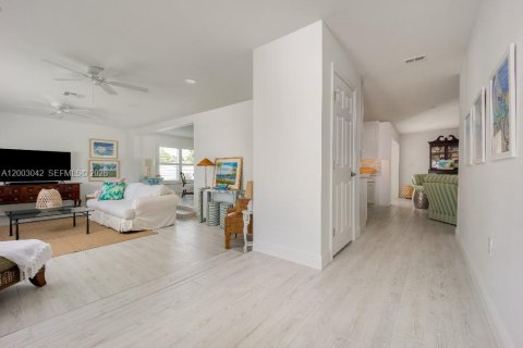 House in St. Lucie, Florida 3 bedrooms, 200.02 sq.m. № 2069109 - photo 22