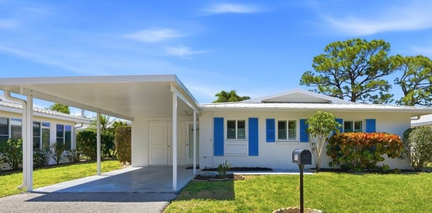 House in Nokomis, Florida 2 bedrooms, 103.68 sq.m. № 2095651