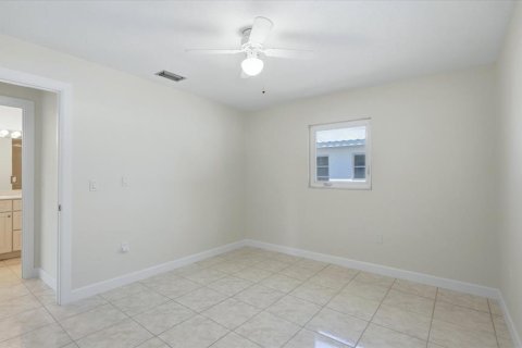 House in Nokomis, Florida 2 bedrooms, 103.68 sq.m. № 2095651 - photo 17